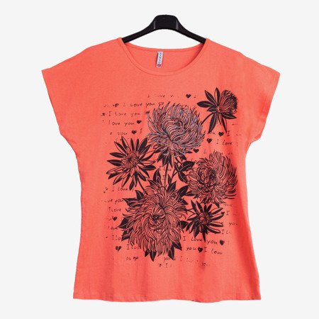 Koralowy t-shirt damski w kwiatki z napisami - Odzież
