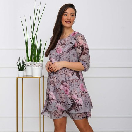 Szaro-różowa damska sukienka w kwiaty PLUS SIZE - Odzież