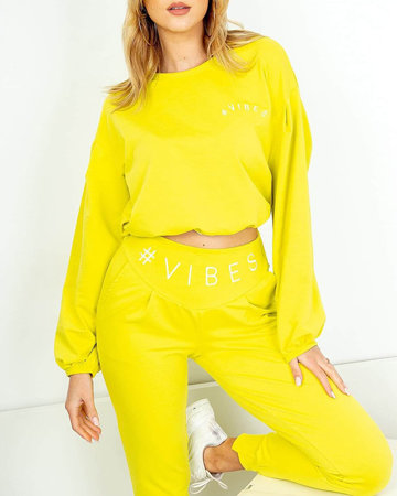 Żółty damski sportowy komplet dresowy z bluzą crop top - Odzież