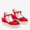 Czerwone ażurowe sandały damskie na koturnie Moris - Obuwie