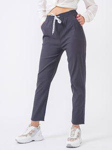 Materiałowe spodnie damskie w kolorze ciemnoszarym PLUS SIZE - Odzież
