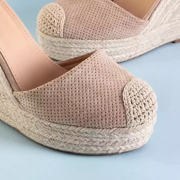 OUTLET Beżowe damskie sandały na koturnie Meylasi- Obuwie