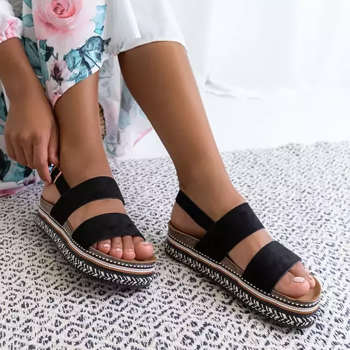 OUTLET Czarne damskie sandały na platformie Kodenia - Obuwie