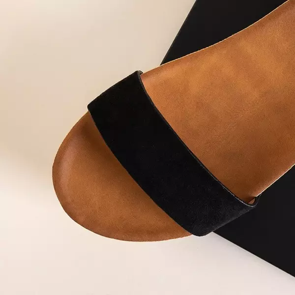OUTLET Czarne sandały damskie na niskim koturnie Akiko - Obuwie