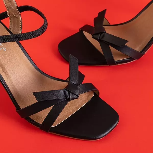 OUTLET Czarne sandały damskie na szpilce Anona - Obuwie