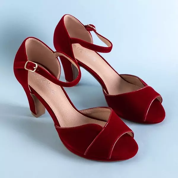 OUTLET Czerwone damskie sandały na słupku Idela - Obuwie
