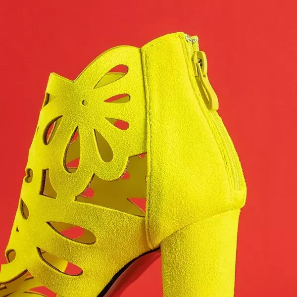 OUTLET Neonowe żółte damskie sandały na słupku Aleksis - Obuwie