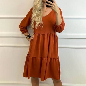 Pomarańczowa damska rozkloszowana sukienka z falbanką PLUS SIZE - Odzież