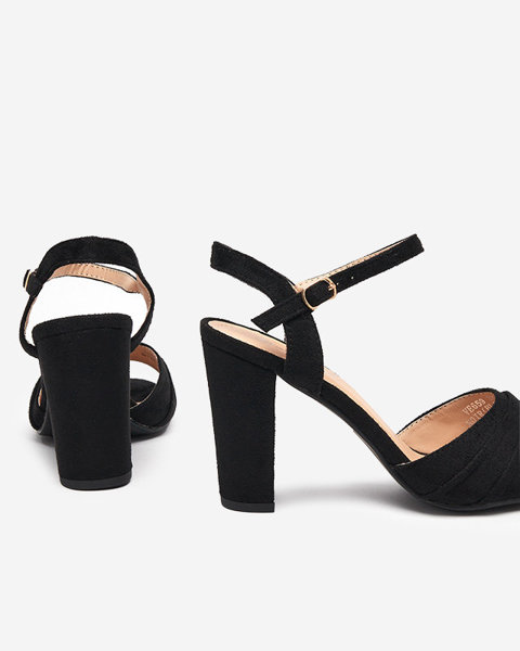 Sandały damskie na słupku w kolorze czarnym Garroti- Obuwie
