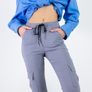 Szare damskie spodnie bojówki z kieszeniami - Odzież