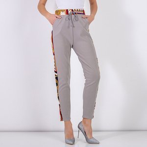 Szare wzorzyste damskie spodnie - Odzież