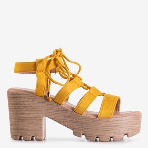 Żółte damskie wiązane sandały na słupku Tili - Obuwie