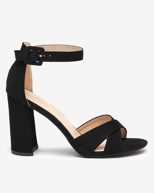 OUTLET Чорні жіночі босоніжки на посту Lexyra - Взуття