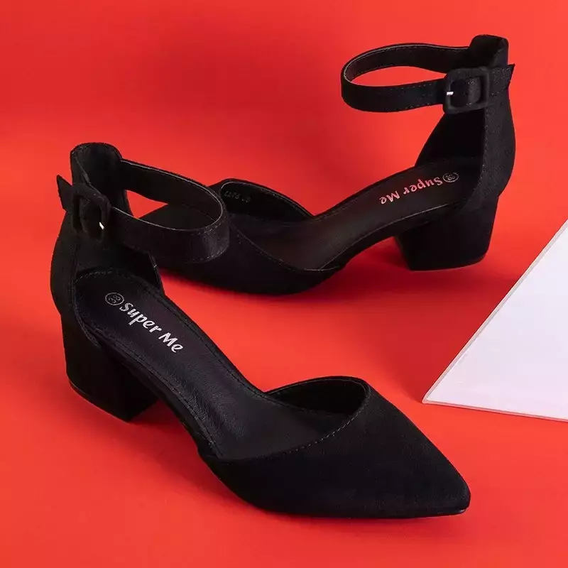 OUTLET Чорні жіночі сандалі на посту Juti - Взуття