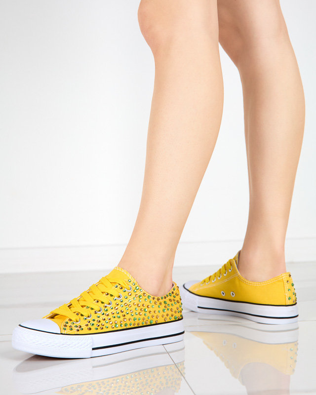 OUTLET Жіночі кросівки з різнокольоровими цирконами жовтого кольору Amanda - Взуття