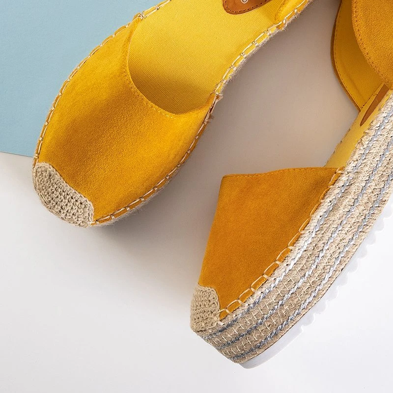 OUTLET Жовті жіночі босоніжки еспадрільї а-ля на платформі Indira - Взуття