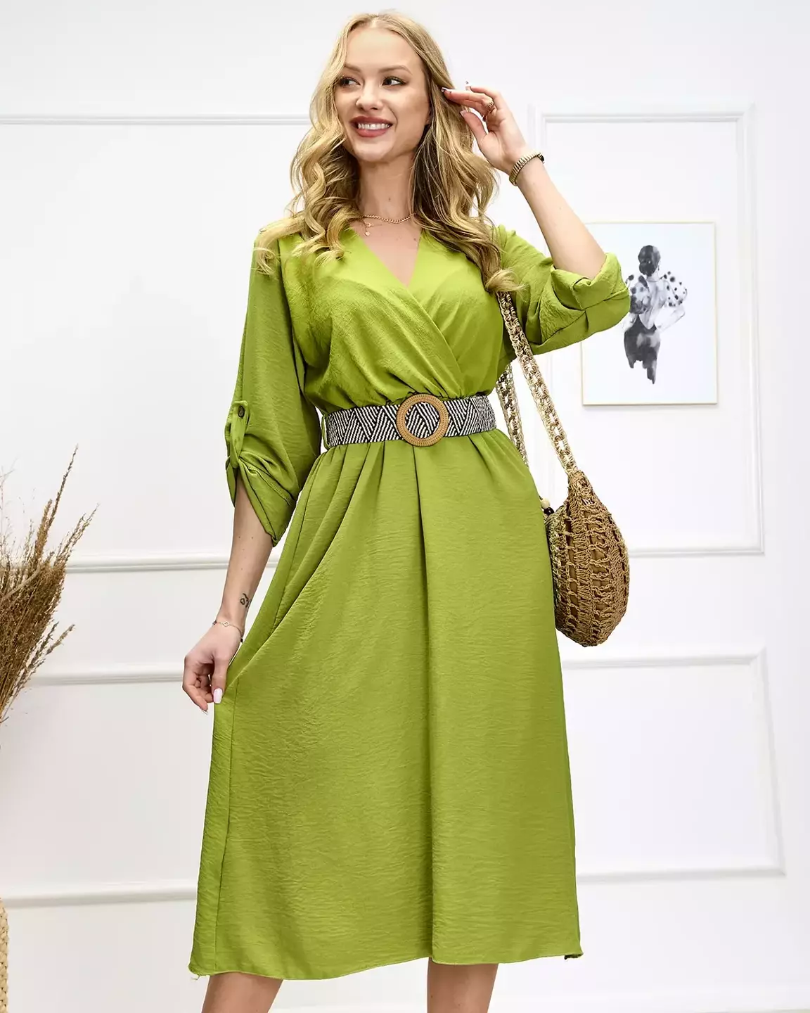 Світло-зелена жіноча довга сукня з поясом - Одяг