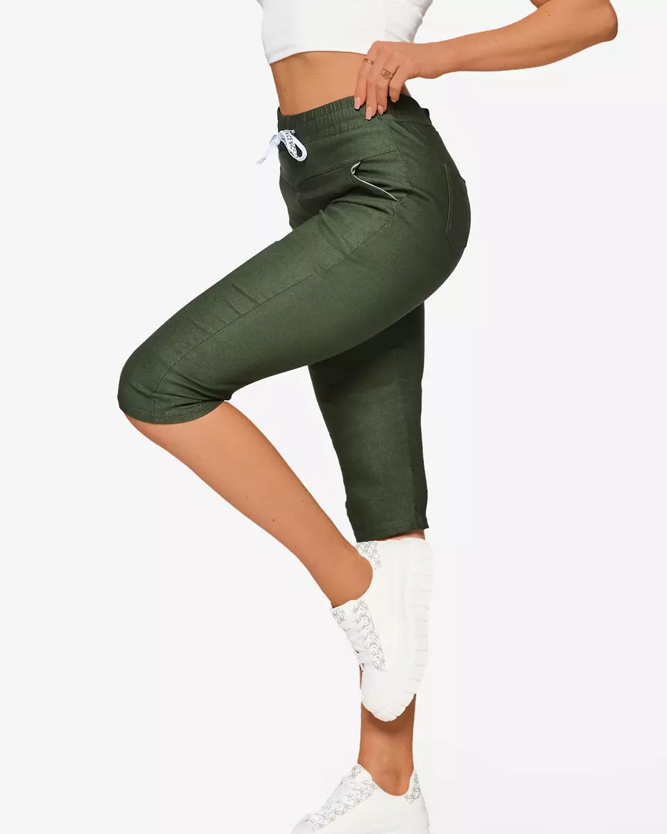 Темно-зелені жіночі тканинні шорти 3/4 PLUS SIZE- Одяг