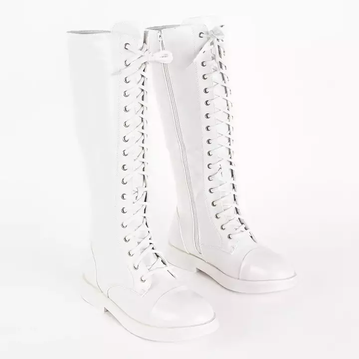 OUTLET Білі лаковані чоботи на шнурівці Tristessa - Взуття