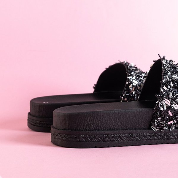 OUTLET Чорні жіночі тапочки на платформі з фіанітами Lomine - Взуття
