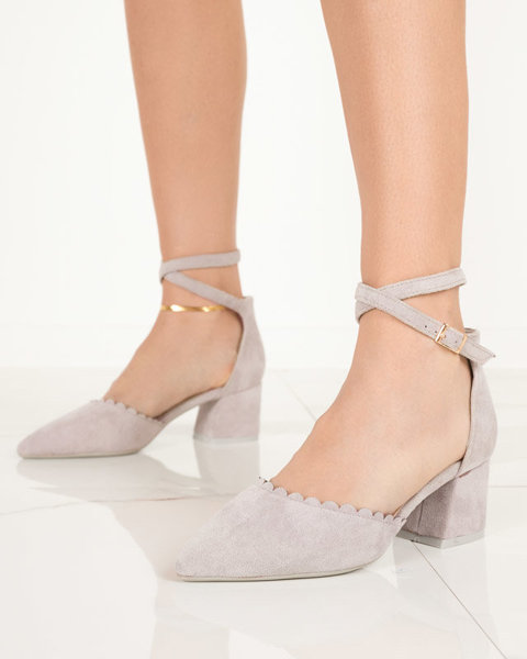 OUTLET Сірі еко-замшеві жіночі сандалі на пост Ametis - Взуття