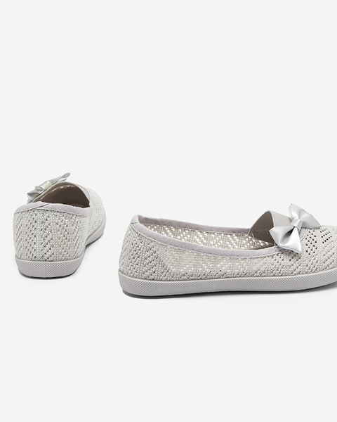 OUTLET Світло-сірі сліпони для дівчат з ажурним верхом Locuni-Shoes