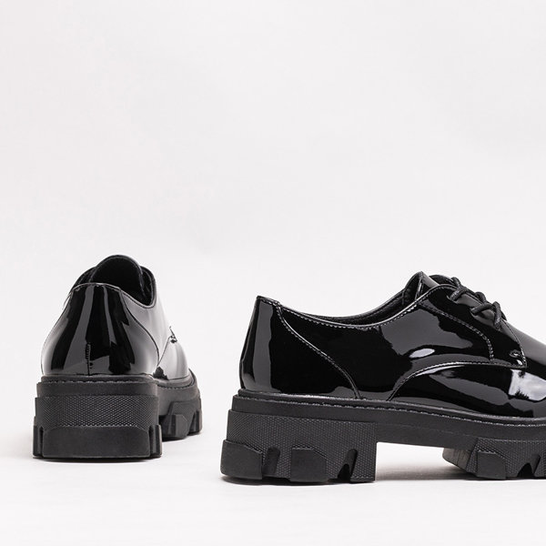 OUTLET Жіночі чорні лаковані черевики Pertiso - Взуття