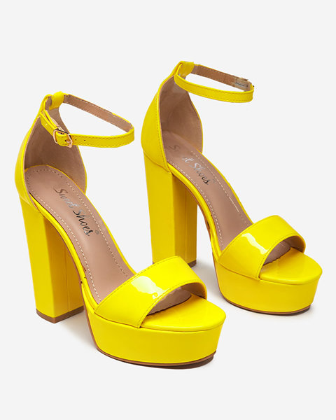 OUTLET Жовті жіночі босоніжки на високих підборах Berija - Взуття